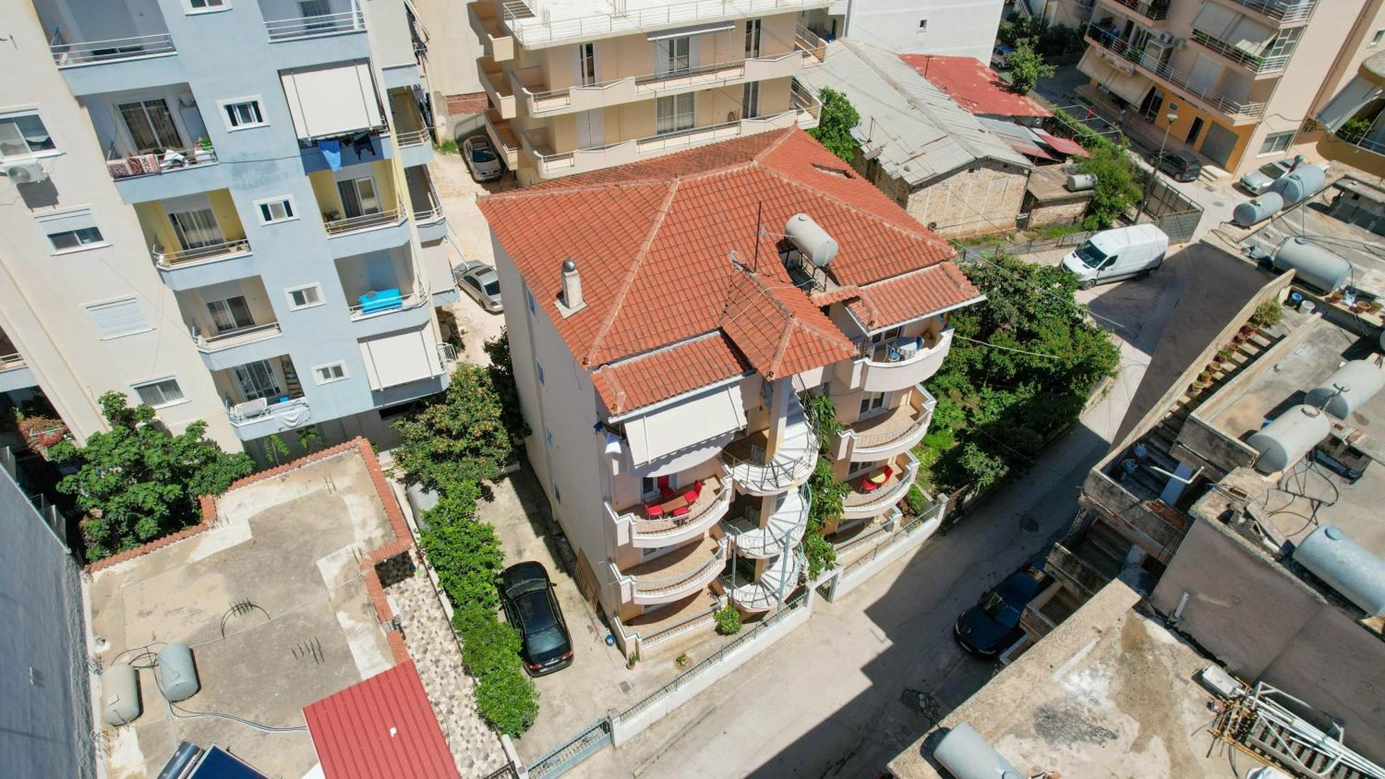 Dana Sarandë